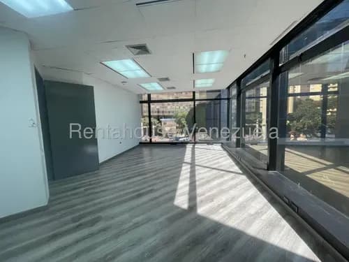 Cdo // Impecable Y Espaciosa Oficina En Torre Corporativa Con Vigilancia Privada 24 Horas, El Rosal // Mls #26-12437
