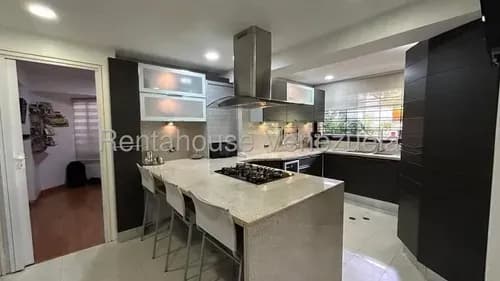 Agp Apartamento En Venta En La Tahona, Amplia Cocina, Acabados De Primera, A/a Central 26-1892