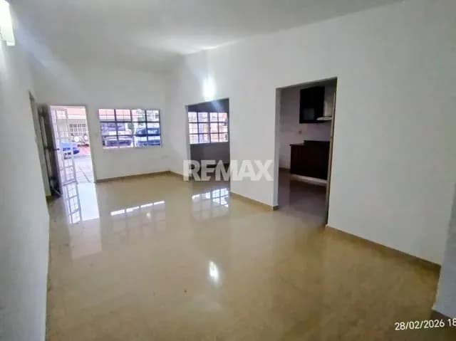 ACOGEDORA CASA DE ESQUINA EN ALQUILER PUERTAS DEL SUR