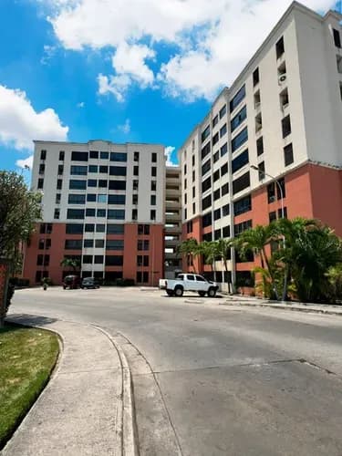 En Alquiler Apartamento Urb. Bosque Alto Maracay - Aragua