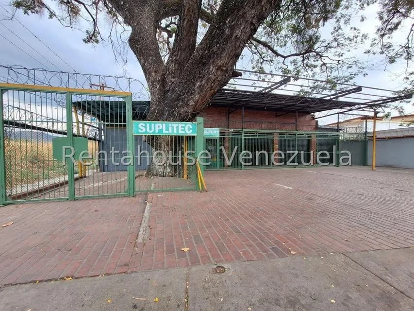 Comercial (Local Comercial) en Venta en Avenida Bolivar, Aragua
