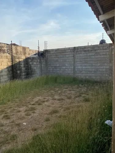 Vende Casa En Urbanización Brisas Del Lago Ciudad Alianza Obra Blanca Cuenta Con *216mtrs2 De Terreno *65 Mtrs2 De Construcción *2 Habitaciones 2 Baños Con Salas Sanitarias Nuevas *sala Y Comedor