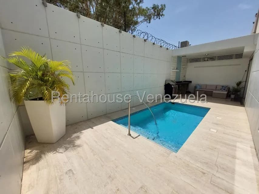 Townhouse (Duplex) en Alquiler en Cantaclaro, Zulia