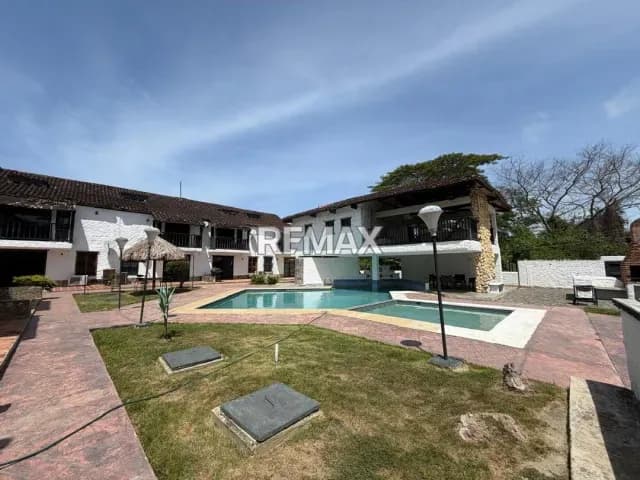EN VENTA TOWN HLOUSE EN TUCACAS, CONJUNTO LA CALIFORNIA