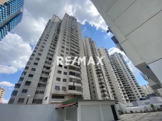 Impecable Apartamento en Venta: Ubicación Privilegiada en Centro Parque Caracas