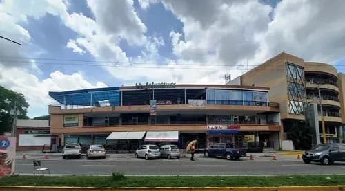 Marisela Correa Alquila Local Comercial En El Viñedo