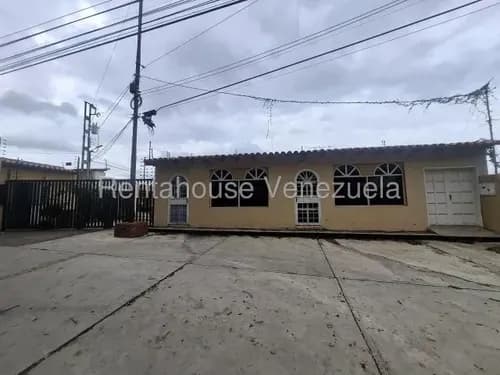 Inmuebles Milagros Nazareth Local En Venta En Cabudare Lara Puertas De Sol. Codigo Del Inmueble 26-20882 Economica Comercial Economico