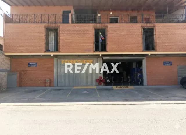 OFICINA EN ALQUILER AVENIDA BERMÚDEZ PUERTO SUCRE CUMANÁ