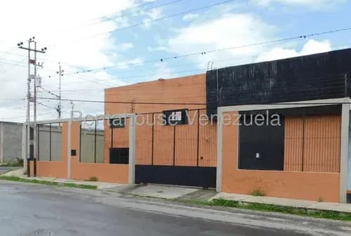 Galpones En Venta En La Zona Industrial I De Barquisimeto Estado Lara #26-1551 Nd