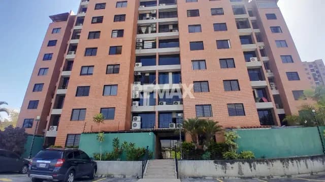 Apartamento en Alquiler a Estrenar Urb Colinas de la Tahona