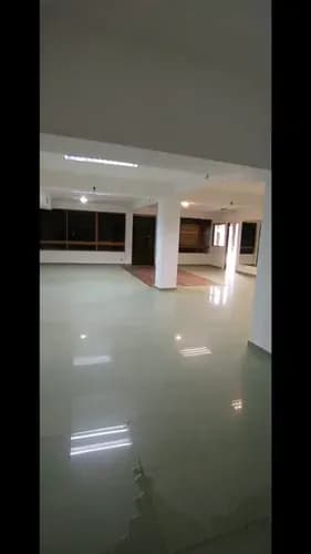 Veracasa Inmobiliaria Alquila Local En La Urb Los Mangos Resd Las Cristinas Valencia Ih-1