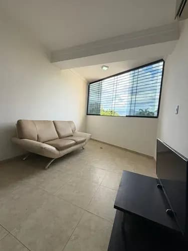 Hermoso Apartamento Semi-amoblado En Alquiler Con Pozo De Agua Urbanización Mañongo, Residencias Kilimanjaro Hp-ind