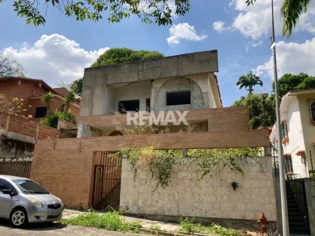 CASA-QUINTA EN TERRAZAS DE LOS NISPEROS- OBRA GRIS
