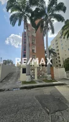 Apartamento en venta Urb. Bosque VI