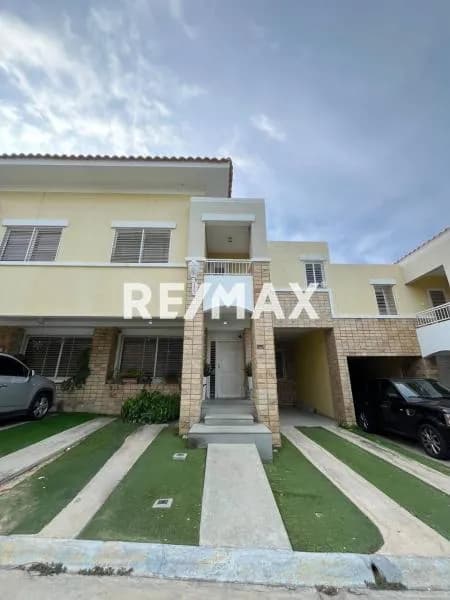 VENTA CASA EN CONJUNTO RESIDENCIAL PUERTO BANUS