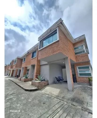 Se Vende Townhouse Urb La Estancia San Antonio De Los Altos