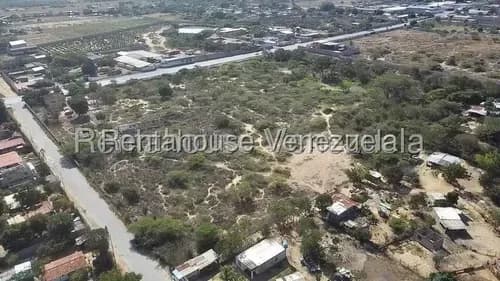 Macrolote De Terreno Privado De 48.833 M2 Con Servicios Sector El Cují, Norte De Barquisimeto //# Mónica Carrasquel / 26-21114