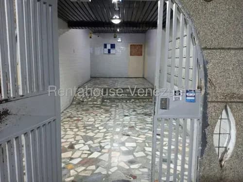 Accesible Y Amplio Apartamento En La Candelaria Rt 26-11018