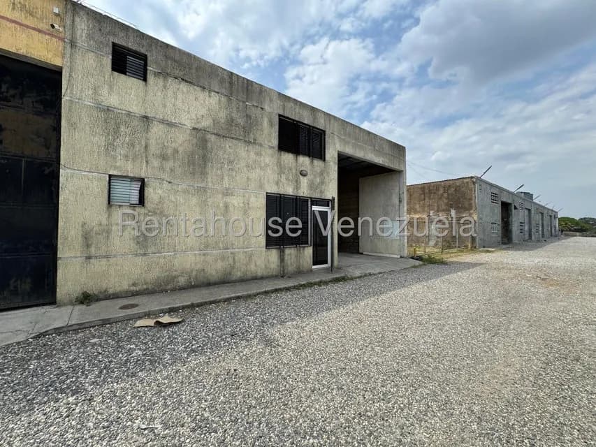 Comercial (Galpon - Deposito) en Alquiler en Circunvalacion Sur, Portuguesa