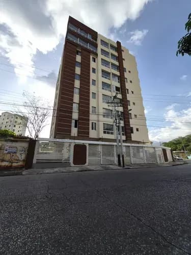 En Venta Apto En Obra Gris. Con Financiamiento. Urb Los Caobos. Maracay Edo Aragua. Solo Cliente Directo