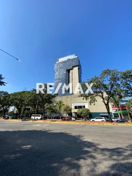 Alquiler de Oficinas en el C.C Camoruco Valencia