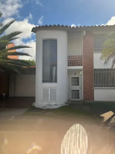 Atlantis Brsca Ofrece En Alquiler Town House En Parque El Centro