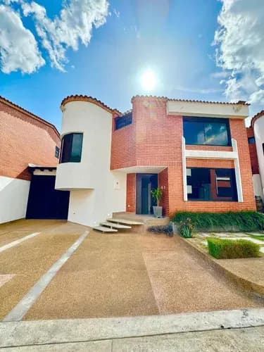 Casa A Estrenar Urb Trebolinda Av Rotaria Gc