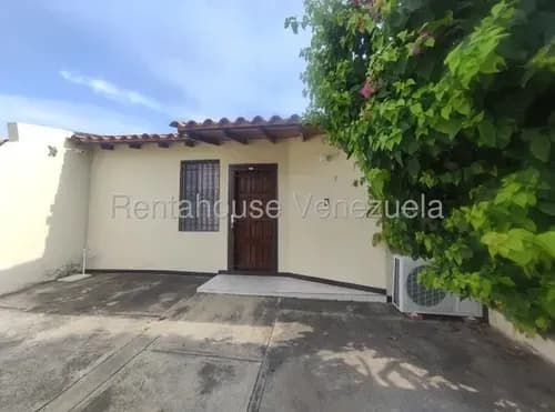 Jean Pavon Tiene Excelente Casa En Venta En El Centro De Cabudare Lara 26-17076