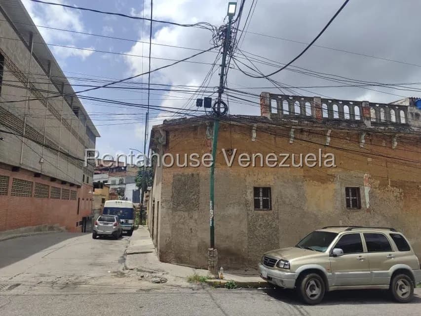 Comercial (Local Comercial) en Venta en Sarria, Distrito Metropolitano
