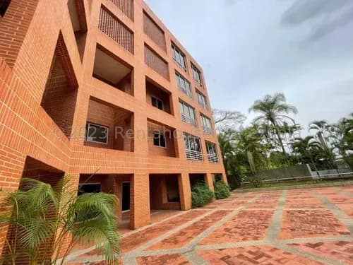Hermoso Apartamento Ph Duplex En Alquiler, Ubicado En El Country Club Mls #23-31600
