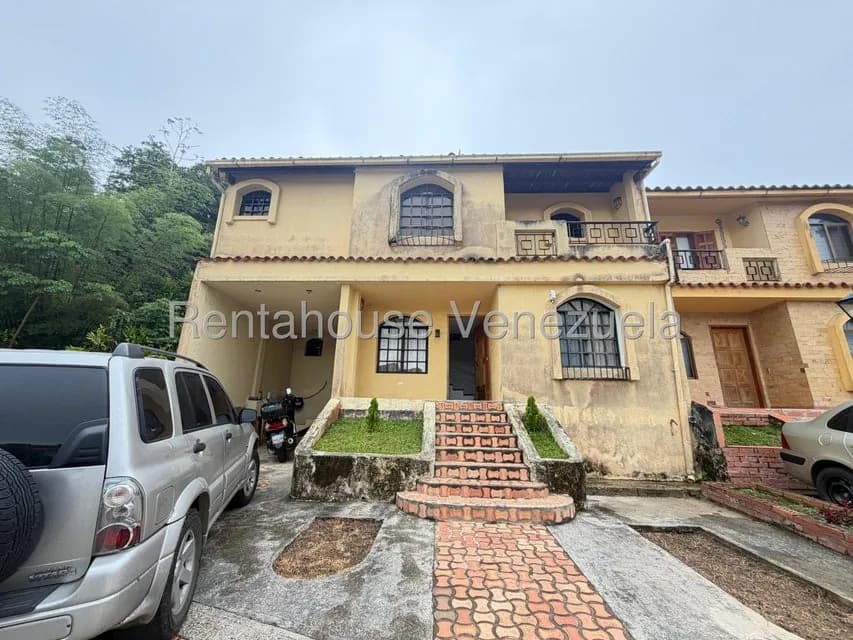 Townhouse (Duplex) en Venta en Monte Claro, Distrito Metropolitano