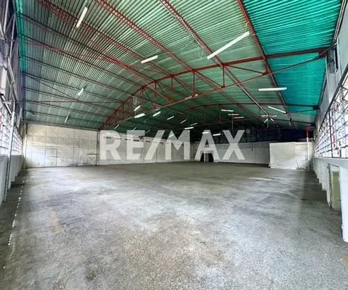 Local Industrial En Alquiler - Boleita Norte
