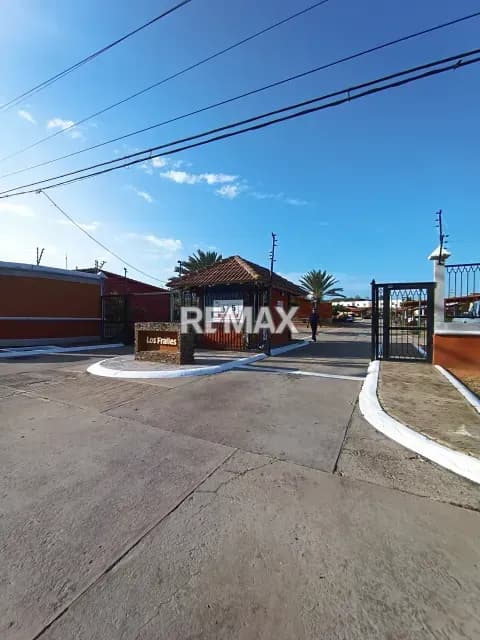 Casa Altos de Maneiro - Los Frailes