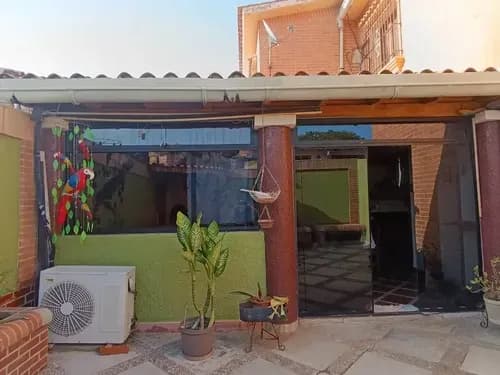 Lisbeth Mantilla Vende Casa En El Bosque, Valencia.
