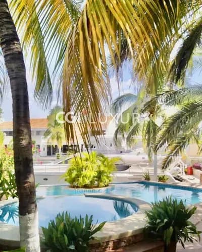 Cgi + Luxury Rental Lecheria Ofrece En Alquiler Vacacional En Las Villas