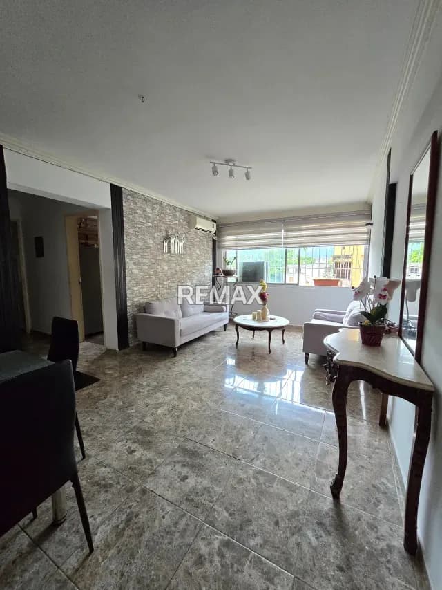 Venta Apartamento Res. EUNO Av. Bolivar detrás de Pollo Rico