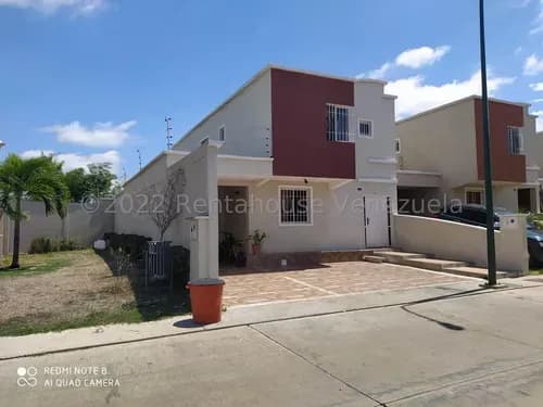 Dennymar, Vende Hermosa Casa Remodelada Y Ampliada, En Optimas Condiciones, Con Seguridad Las 24 Horas! Contacame, En Zona Este De Barquisimeto. B3a7862.