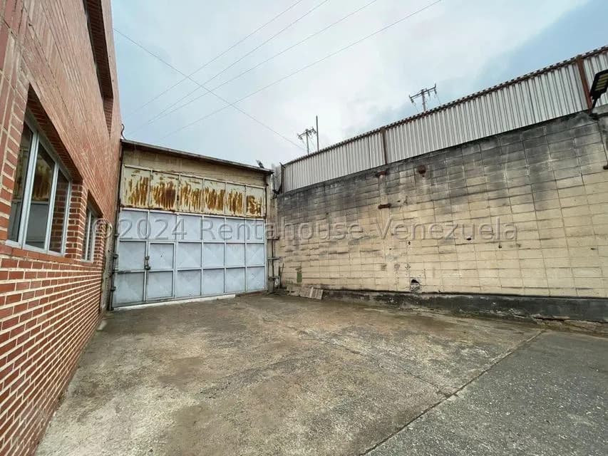 Comercial (Galpon - Deposito) en Alquiler en Guarenas, Miranda