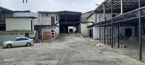 Galpon En Venta En Av Lisandro Alvarado Valencia Yt Yenny Teran Vende