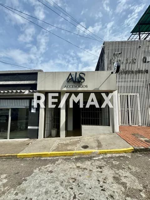 EN VENTA Casa con Terreno propio ubicado en Barrio Obrero zona comercial calle 15 de San Cristóbal estado Tachira.