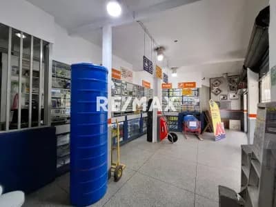 Venta de Galpón Ferretería La Urbina Petare