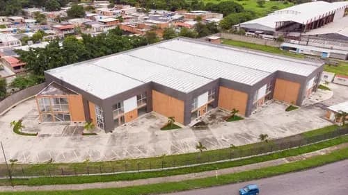 Se Vende Complejo Industrial De Galpones Y Oficina En Zona Industrial El Recreo, Valencia, Carabobo, Venezuela