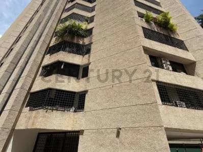 En Venta Apartamento Para Remodelar en El Cigarral