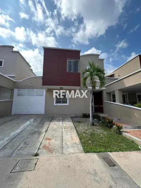 En alquiler Townhouse ubicado en Ciudad Roca, este de Barquisimeto.