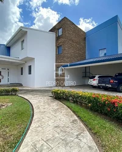 Venta De Quinta Urbanización Arivana Sector Los Helechos De 4 Niveles Con Piscina En Puerto Ordaz, Ciudad Guayana, Venezuela, Bolivar