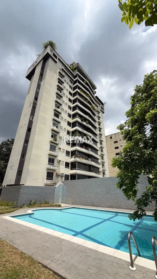 Amplio Apartamento en Venta Urb El Bosque Res Isla los Roques Piso 1
