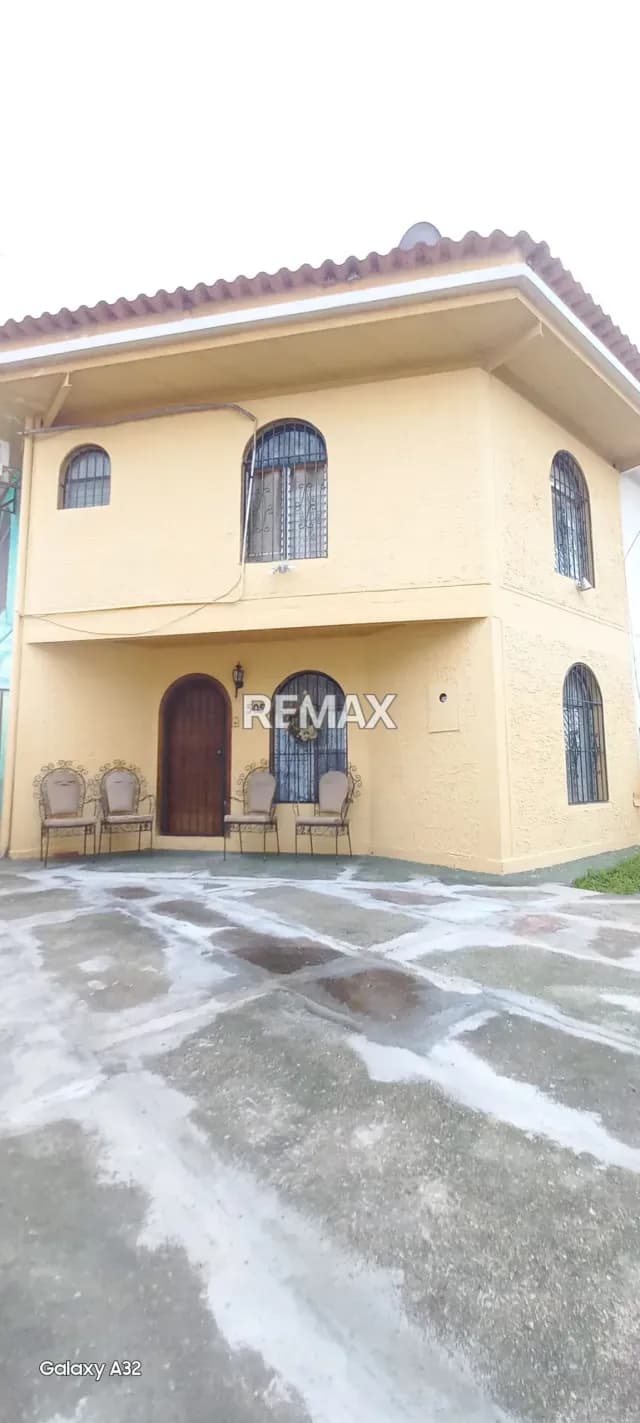 Casa amoblada en alquiler ubicada en: Conjunto residencial Santa Ines! La Guayana.
