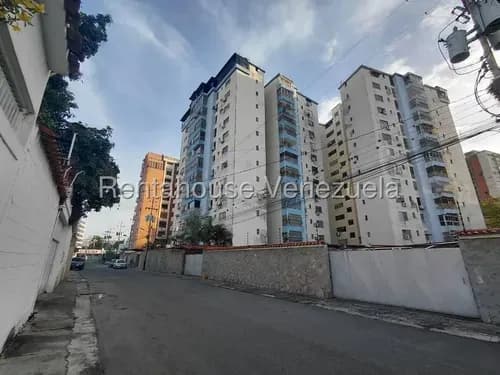 Karen Burgos Vende Maravilloso Apartamento Al Este De Barquisimeto, Cód, 26-3173, Agua Constante, Gas Directo, Vigilancia 24/7.