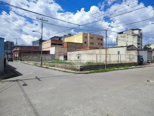 Promociona Para La Venta Un Excelente Terreno Comercial Ubicado En El Centro De Maracay, En La Calle Negro Primero Con Calle Libertad, Edo. Aragua.013jsc