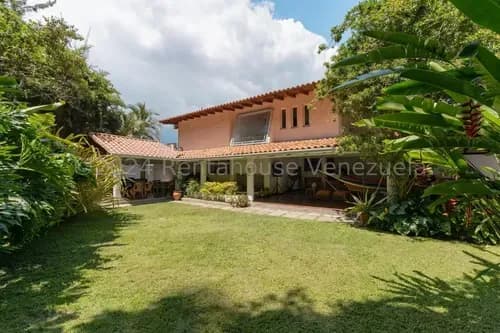 El Peñon ! Venta Hermosa Y Moderna Casa, 793 M2 Terreno, 450 M2 Const., 5 Hab., 5 Baños, 6 Pe, Estudio, Amplio Corredor Techado Con Bellos Jardines Y Parrillera. Calle Cerrada, Vigilancia 24/7 !!
